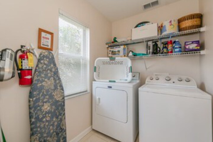 Laundry 10 of 28