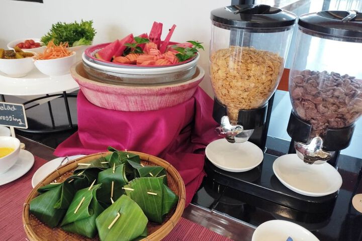 Breakfast/Coffee Service 29 of 42