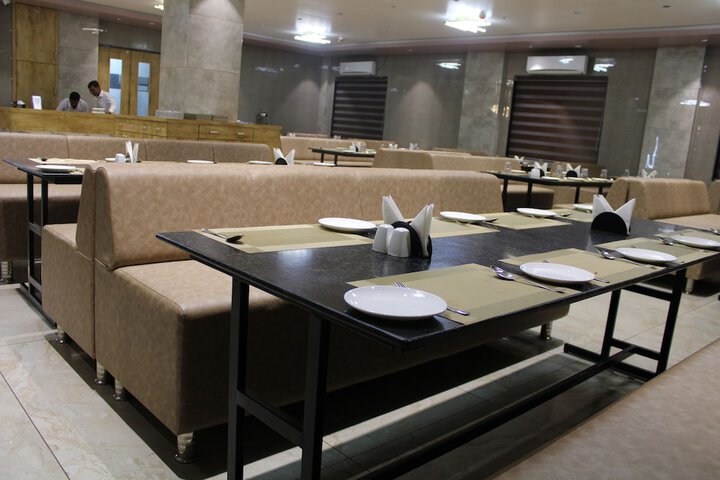 Dining 46 of 65