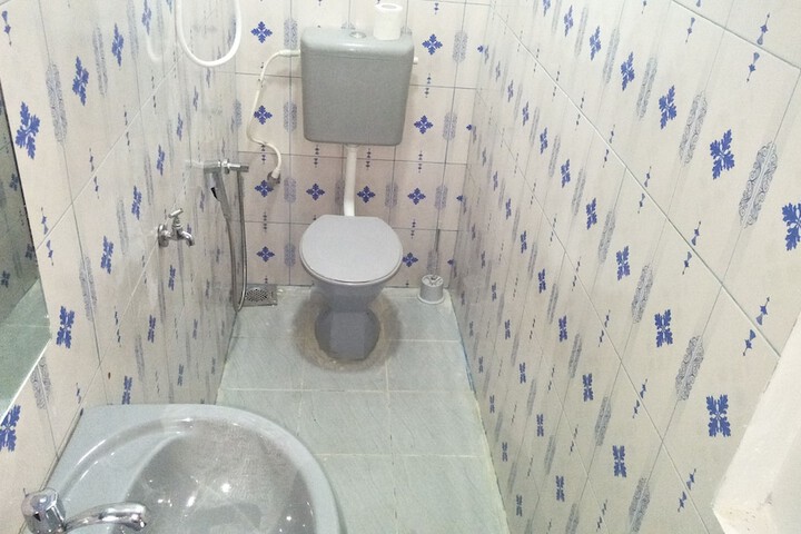 Room 8 of 14