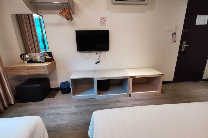 Room 16 of 31