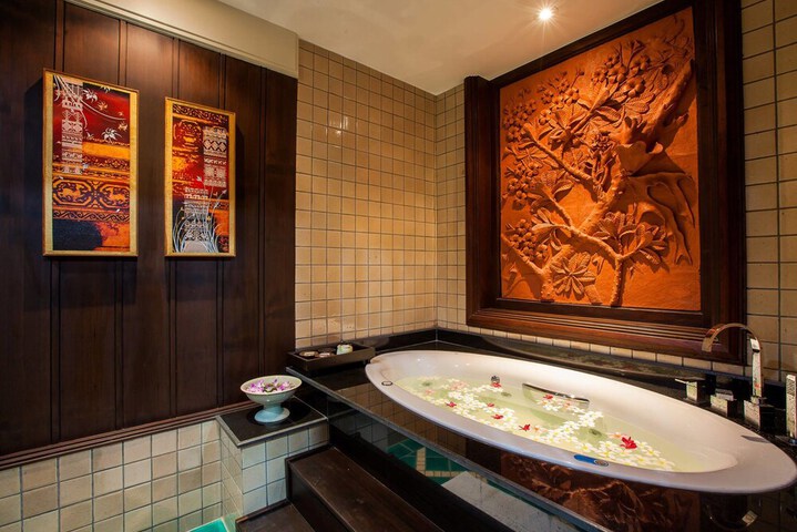 Hot Tub 21 of 35