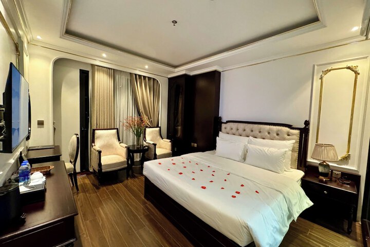 Room 17 of 165