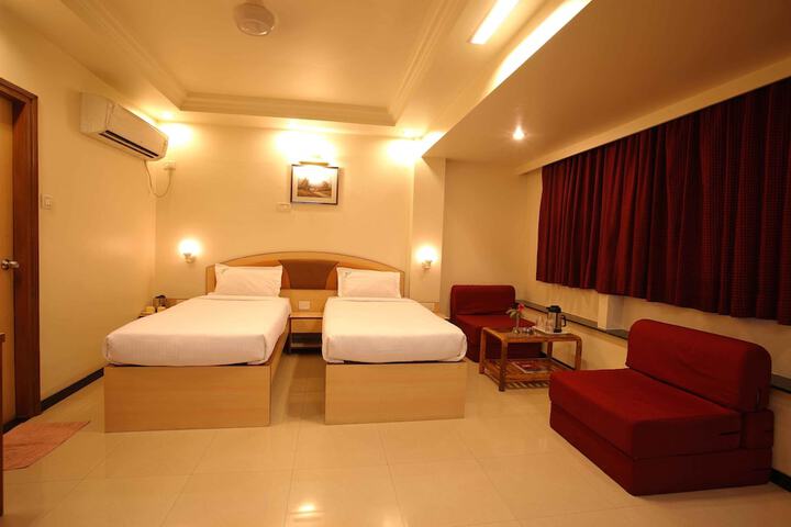 Room 3 of 8