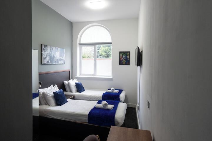 Room 42 of 57