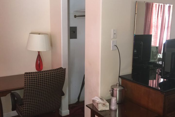 Room 30 of 81
