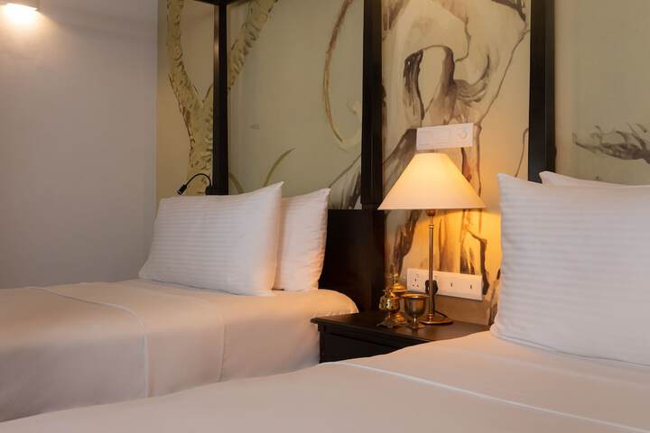 Room 9 of 29