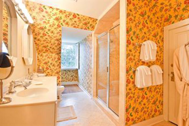 Room 2 of 71