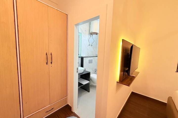 Room 13 of 54