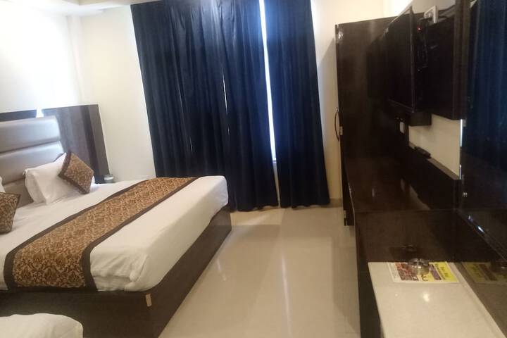 Room 15 of 61