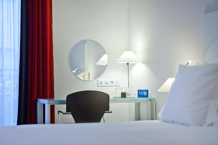 Room 28 of 59