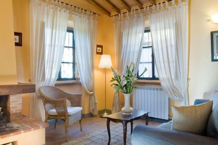 Room 8 of 19