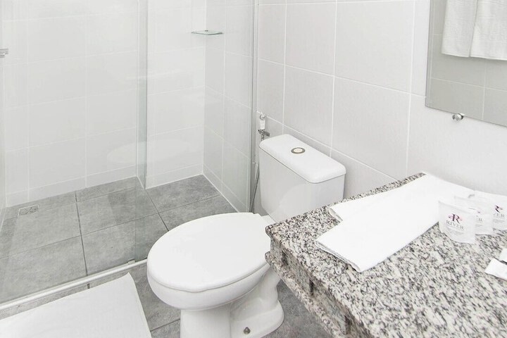 Room 16 of 28