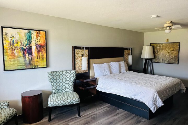 Room 9 of 23