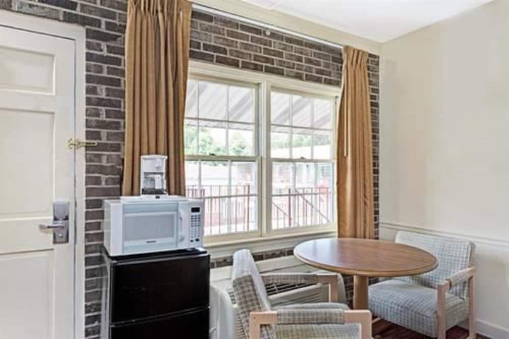 2 Double Beds (3 of 7)