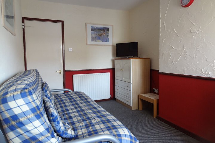 Room 14 of 80