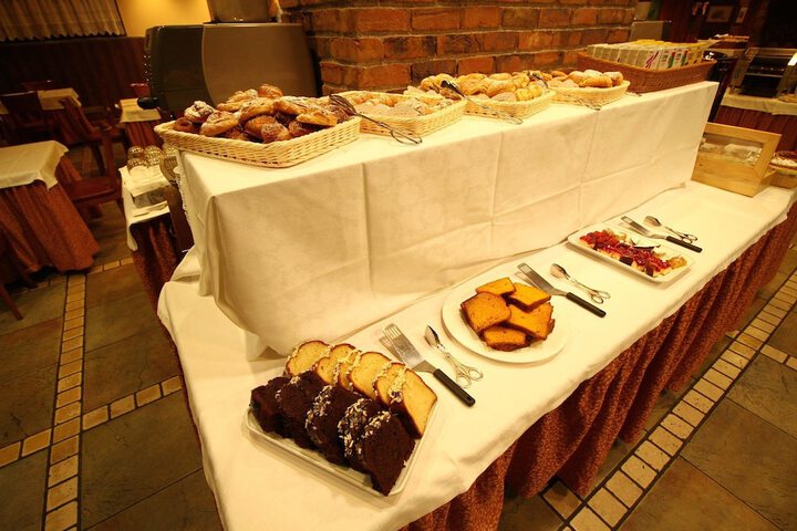 Breakfast/Coffee Service 28 of 43