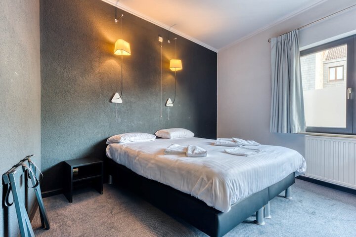 Room 15 of 49