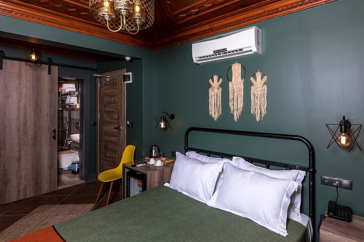 Room 10 of 58