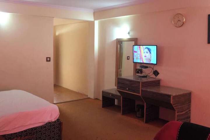 Room 11 of 31