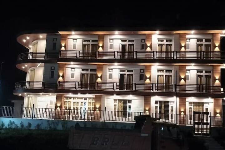 Hotel 31 of 35
