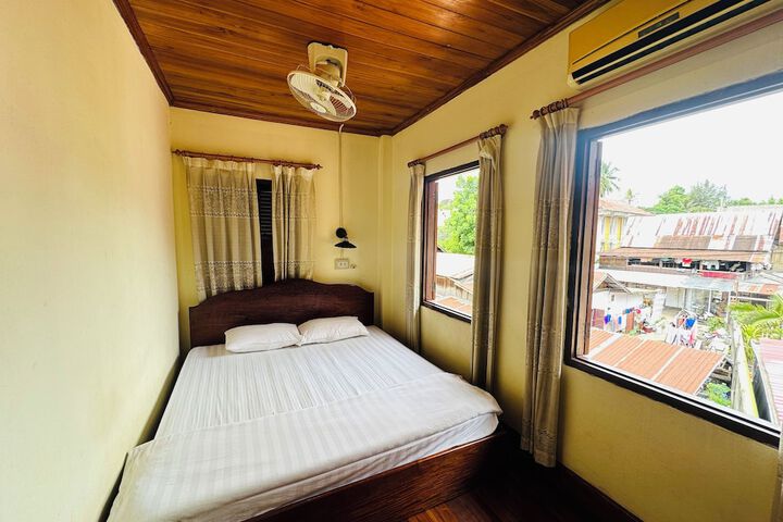 Room 35 of 60