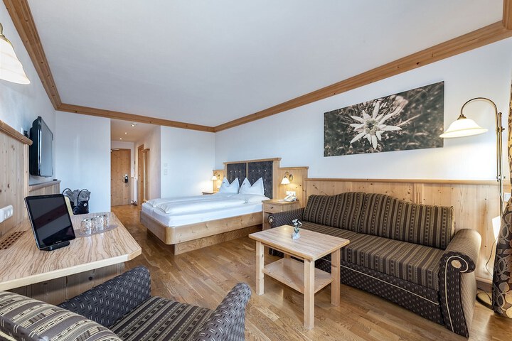 Room 15 of 106