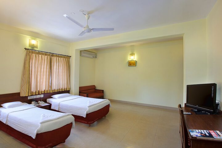 Room 3 of 12