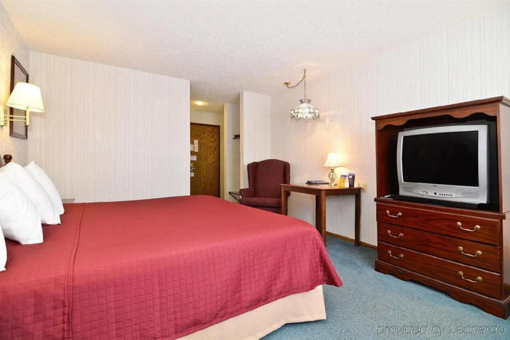 Room 3 of 6