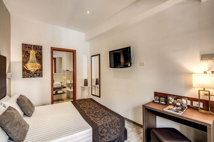 Room 42 of 147
