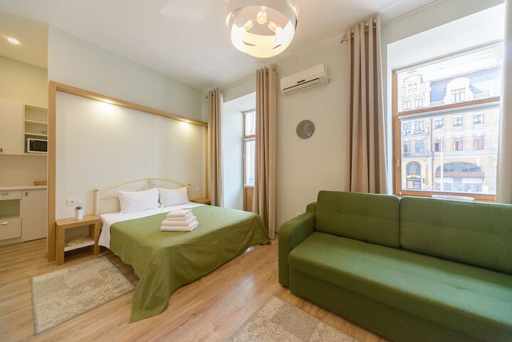 Room 15 of 108