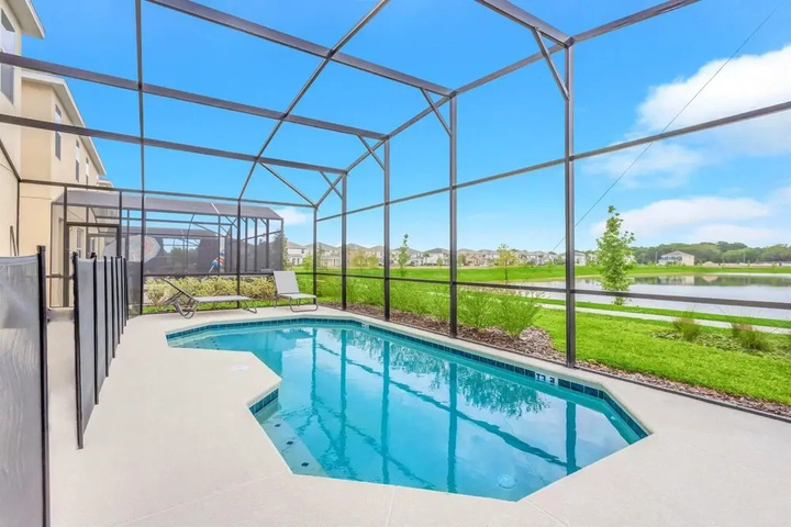 Pool 12 of 21