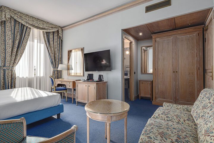 Room 19 of 62