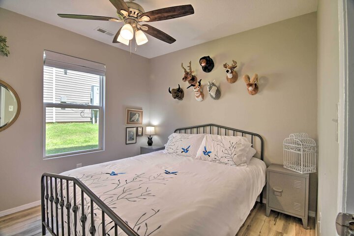 Room 4 of 32