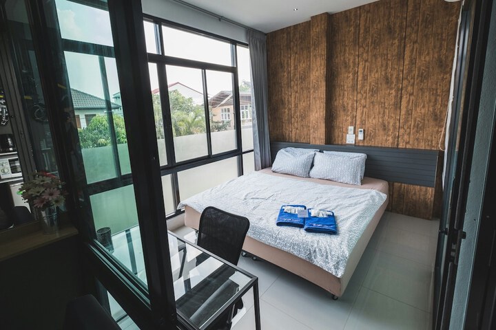 Room 8 of 23