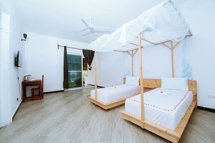 Room 7 of 26