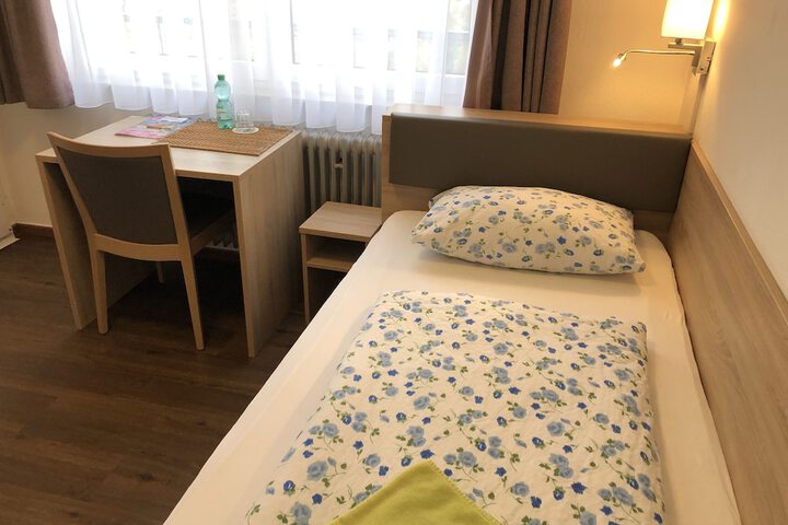 Room 9 of 46