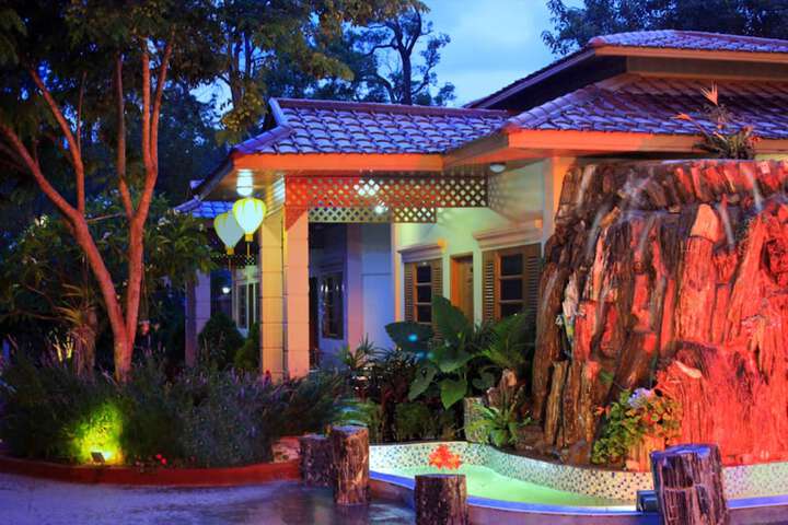 Hotel Exterior 18 of 18