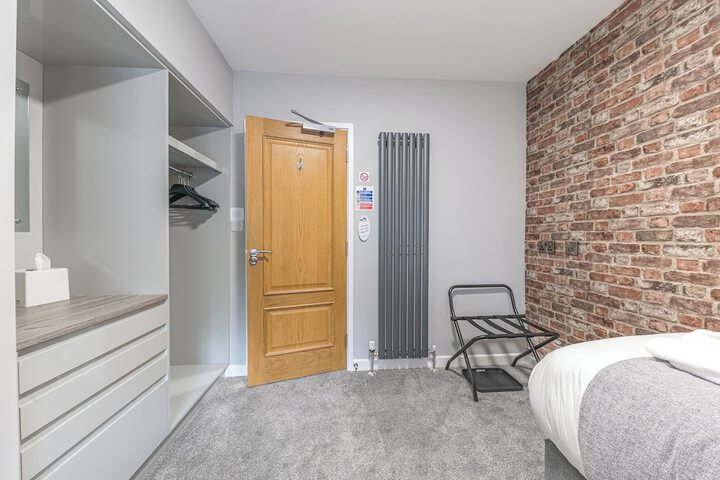 Room 11 of 52