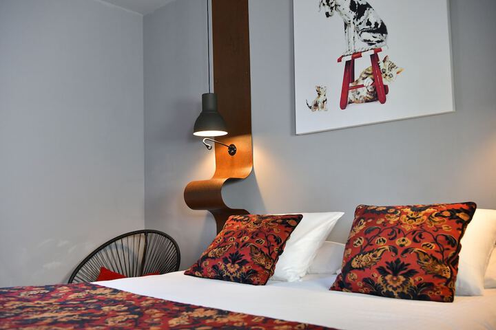 Room 18 of 101
