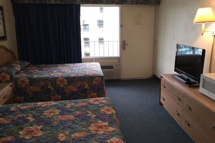 Room 8 of 50