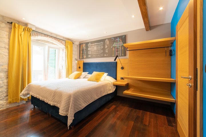 Room 16 of 57