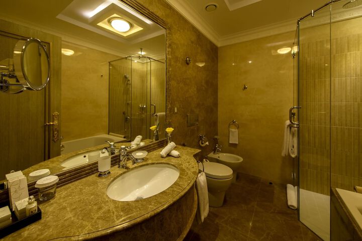 Room 21 of 57