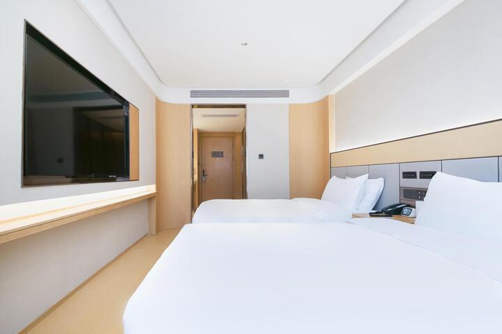 Room 3 of 18