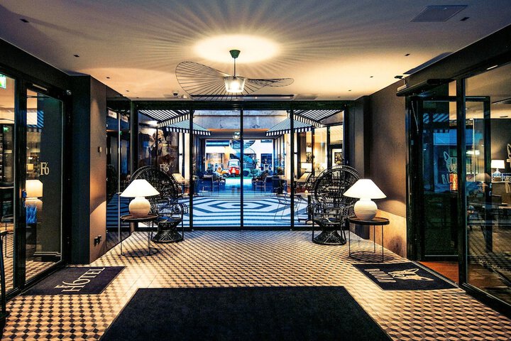 Hotel Lobby