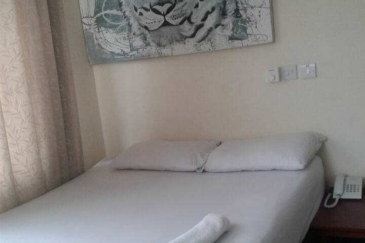 Room 10 of 50