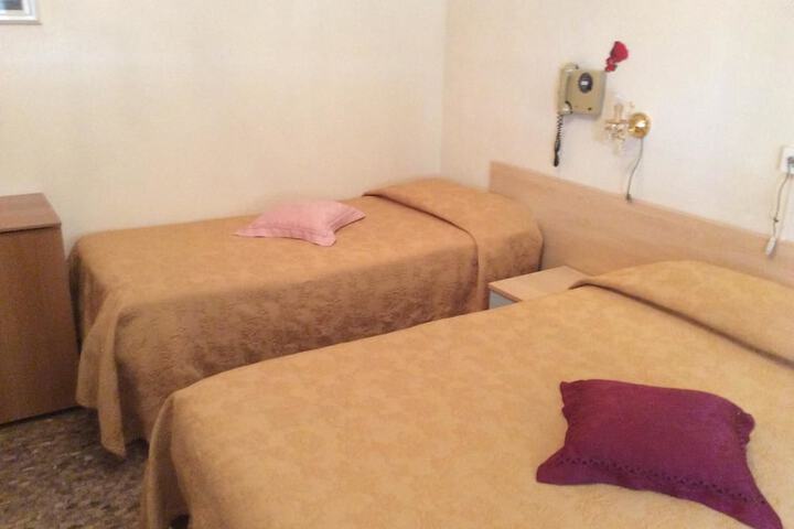 Room 10 of 10