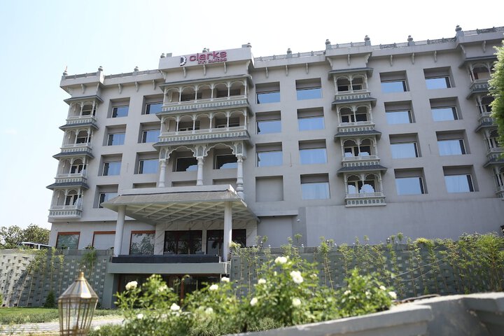 Hotel 5 of 93