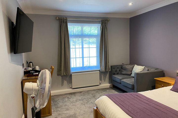 Room 11 of 84