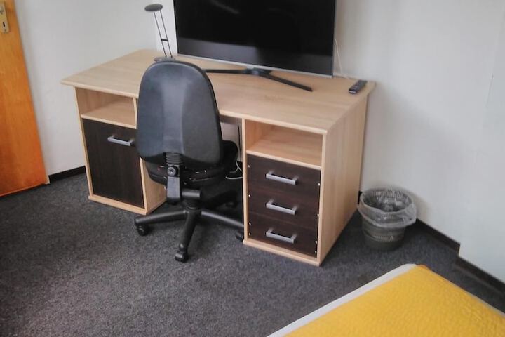 Room 10 of 43